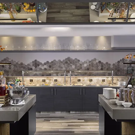 Ξενοδοχείο Radisson Blu & Spa, 4*